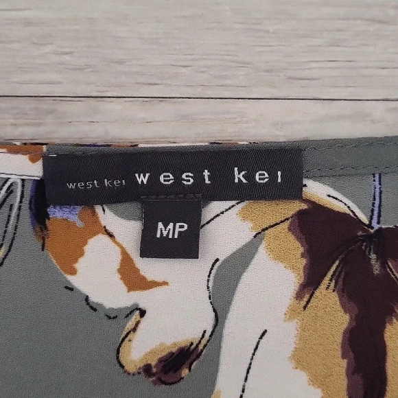 🛍West Kei Costello Grey Floral Flowy Tie Front Short Sleeve Top Womens‎ Size MP - Picture 3 of 6